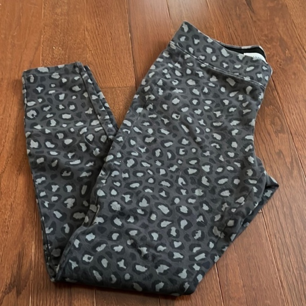 Womens old navy gray leopard print leggings size Small